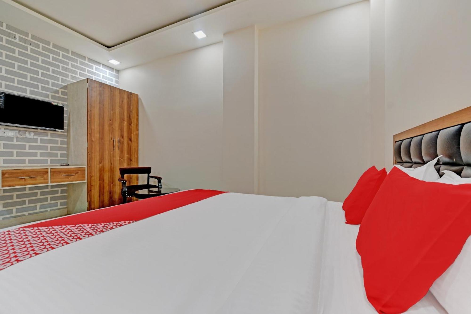 Hotel O The Castle Home Stay Inn Джайпур Екстериор снимка
